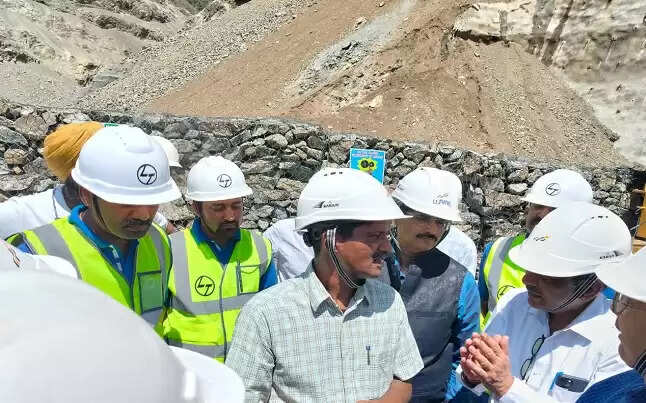 लखवाड़ परियोजना का निरीक्षण, समयबद्ध कार्ययोजना पर जोर