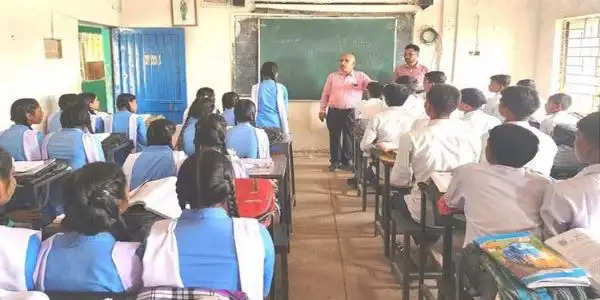 बेमेतरा : लापरवाही बरतने वाले शिक्षकों को कारण बताओ नोटिस जारी