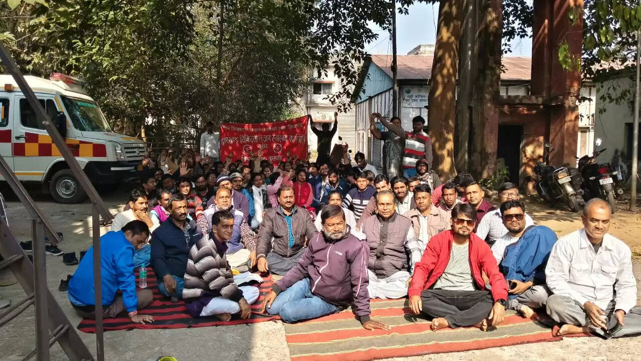 आउटसोर्सिंग कर्मचारियों बकाया मानदेय को लेकर चिकित्सा संघ ने की बैठक