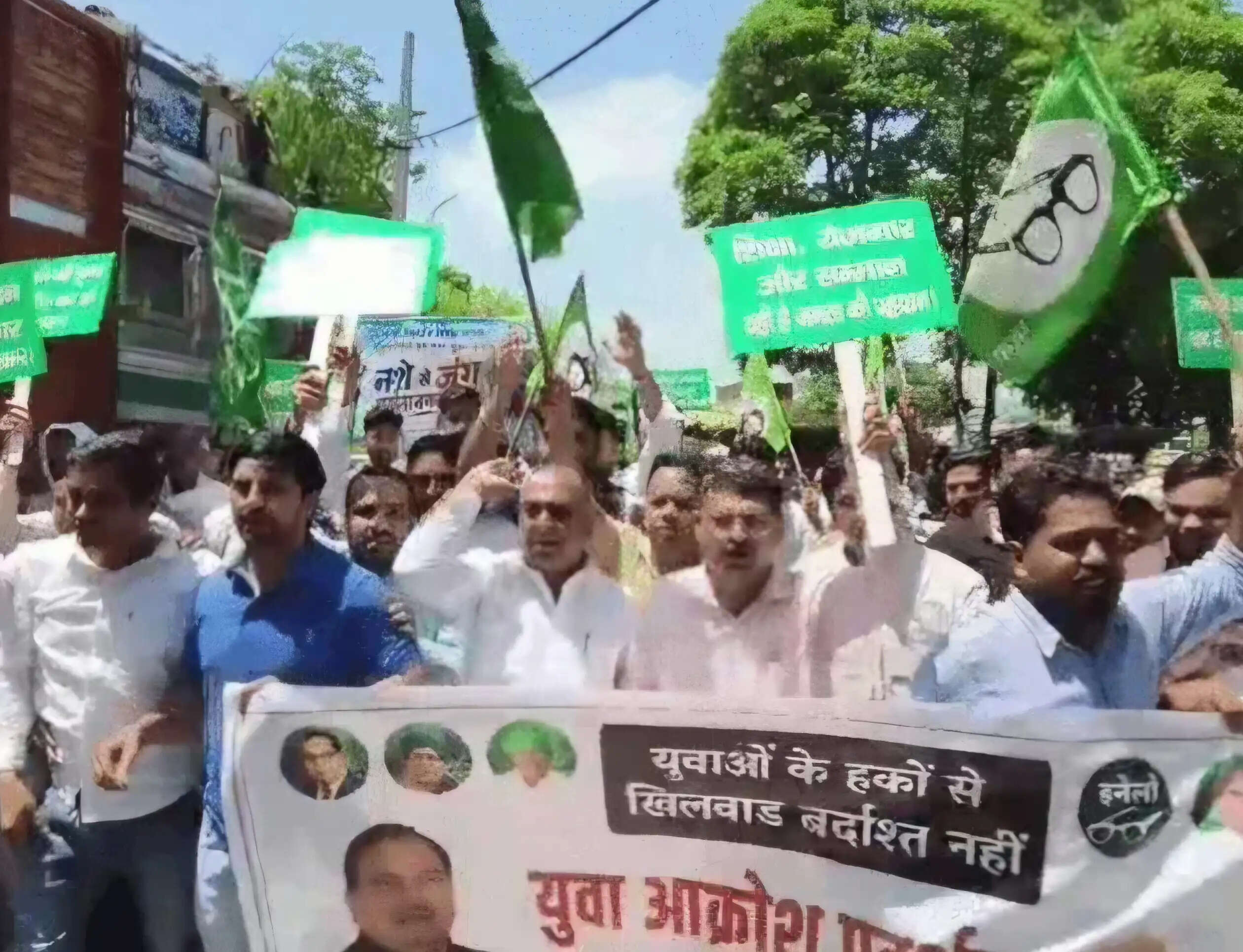 यमुनानगर: छात्रों पर बल प्रयोग के विरोध में इनेलो ने किया प्रदर्शन, राष्ट्रपति के नाम सौंपा ज्ञापन