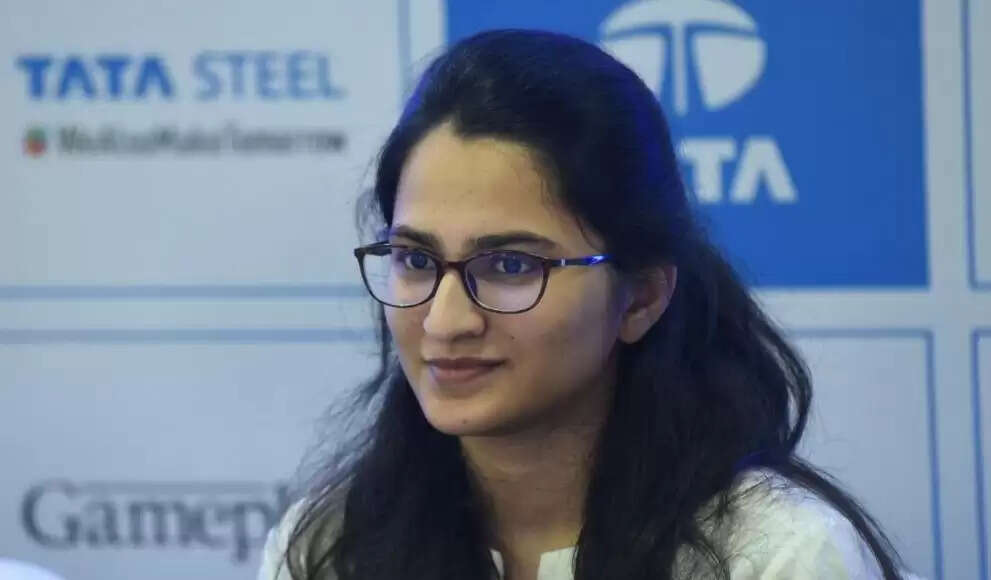 फिडे महिला विश्व कप: वंतिका ने पूर्व विश्व चैंपियन उशेनीना को हराया, पद्मिनी टूर्नामेंट से बाहर