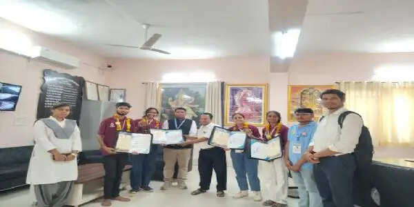 मंदसौरः राज्य स्तरीय नेतृत्व प्रशिक्षण शिविर चित्रकूट से लौटे स्वयंसेवकों का किया स्वागत