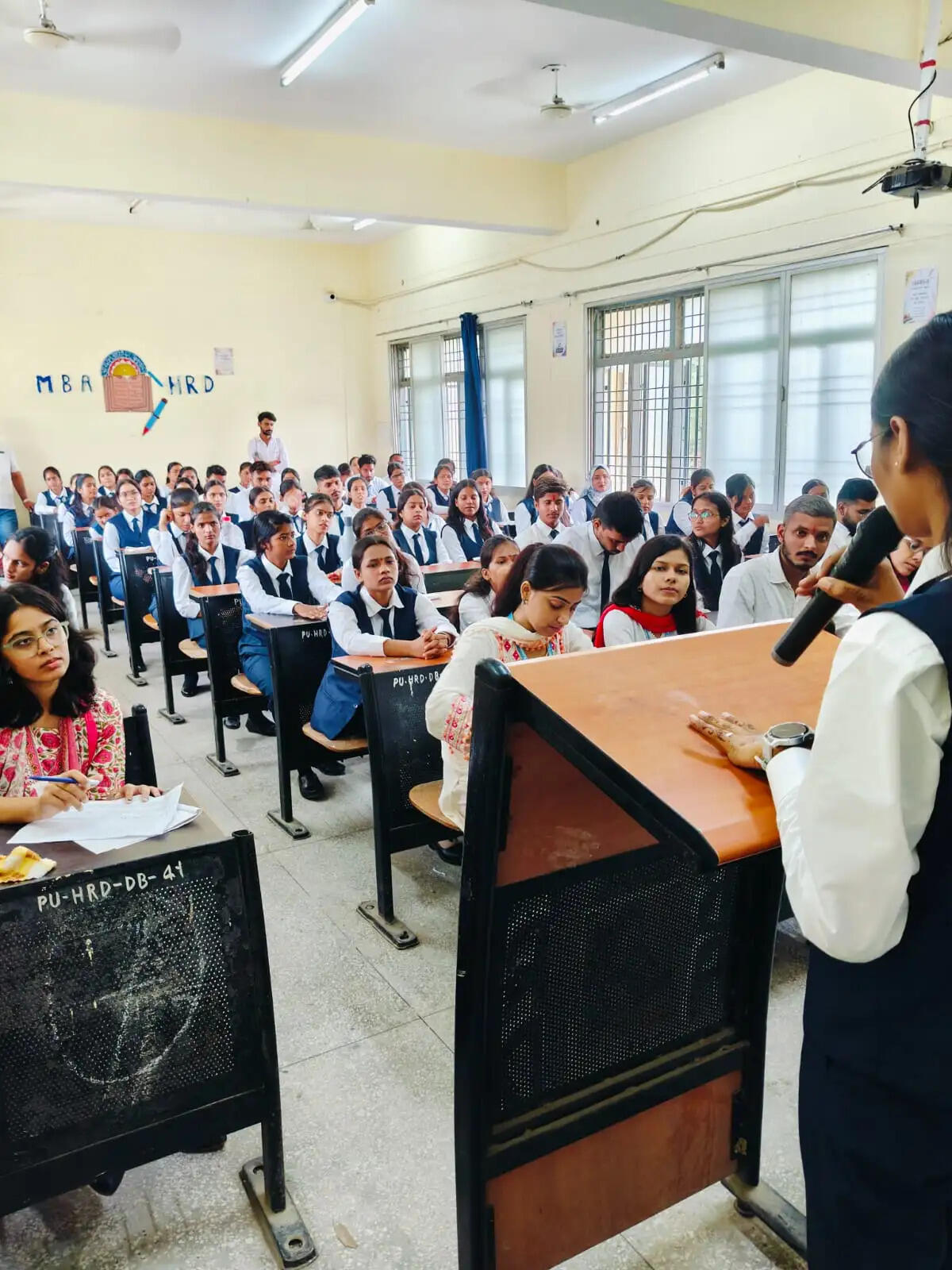 नवप्रवेशी एमबीए छात्रों को मिला ‘जॉब रेडी’ बनने का संदेश
