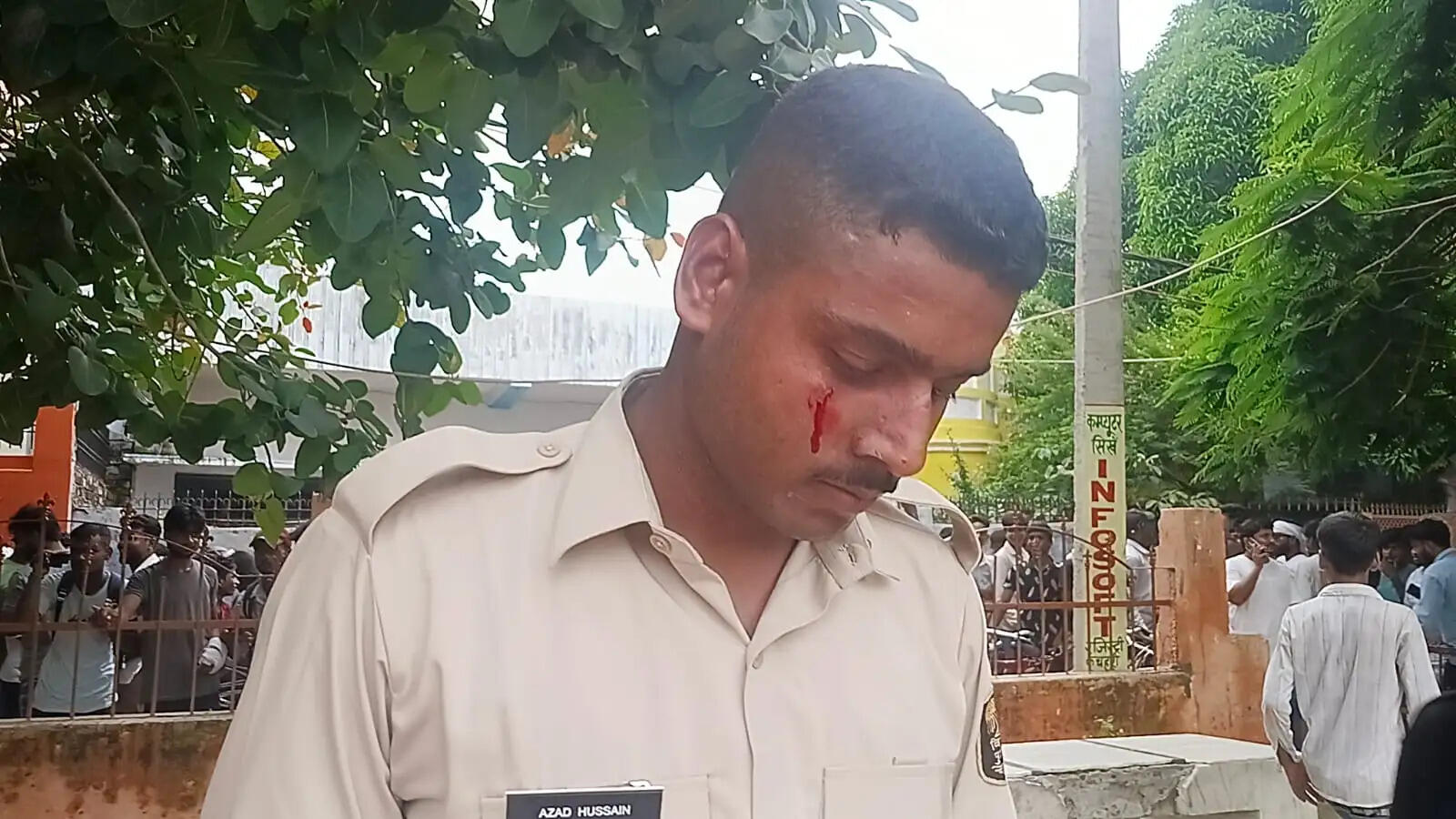 सीवान में छात्र प्रदर्शन हुआ हिंसक, एसपी समेत कई घायल