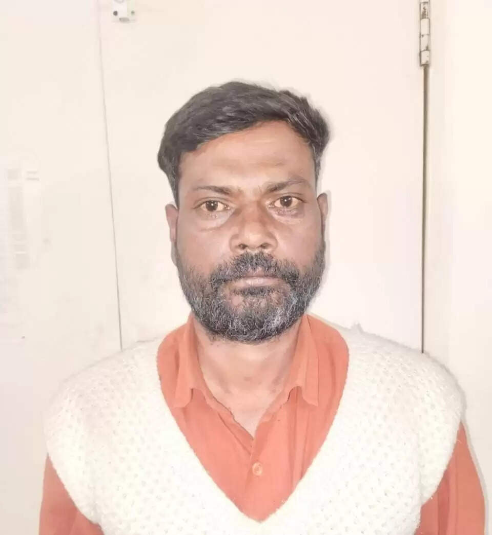 पानीपत:दुकान में अवैध शराब बेचता युवक गिरफ्तार