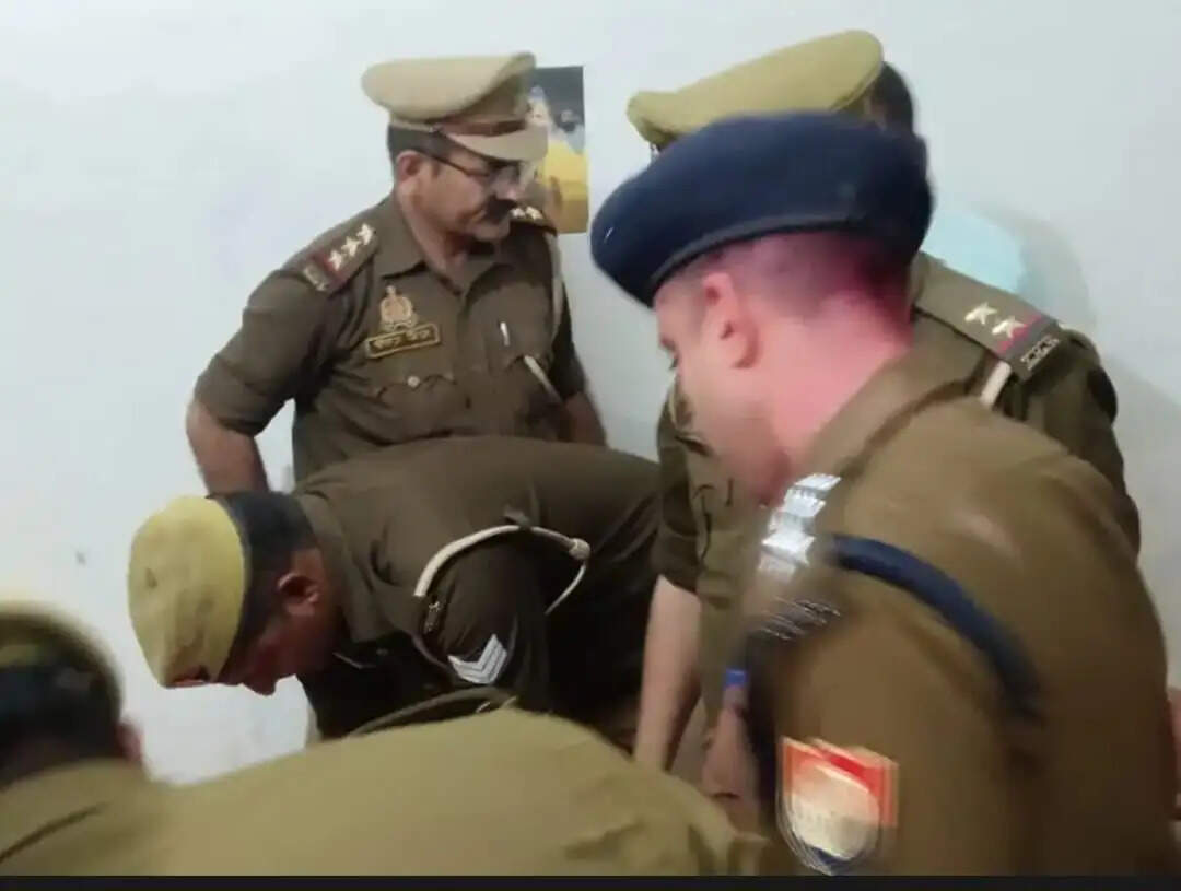 अछल्दा में युवक ने फांसी लगाकर आत्महत्या की