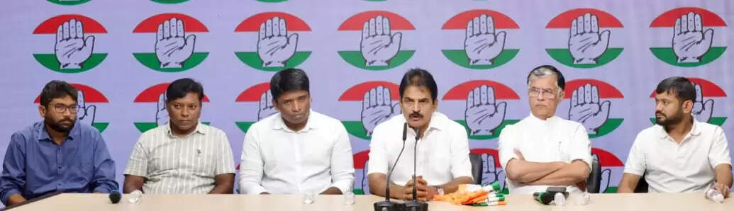 पूर्व आईएएस अधिकारी कन्नन गोपीनाथन कांग्रेस में हुए शामिल,केसी वेणुगोपाल ने दिलाई सदस्यता