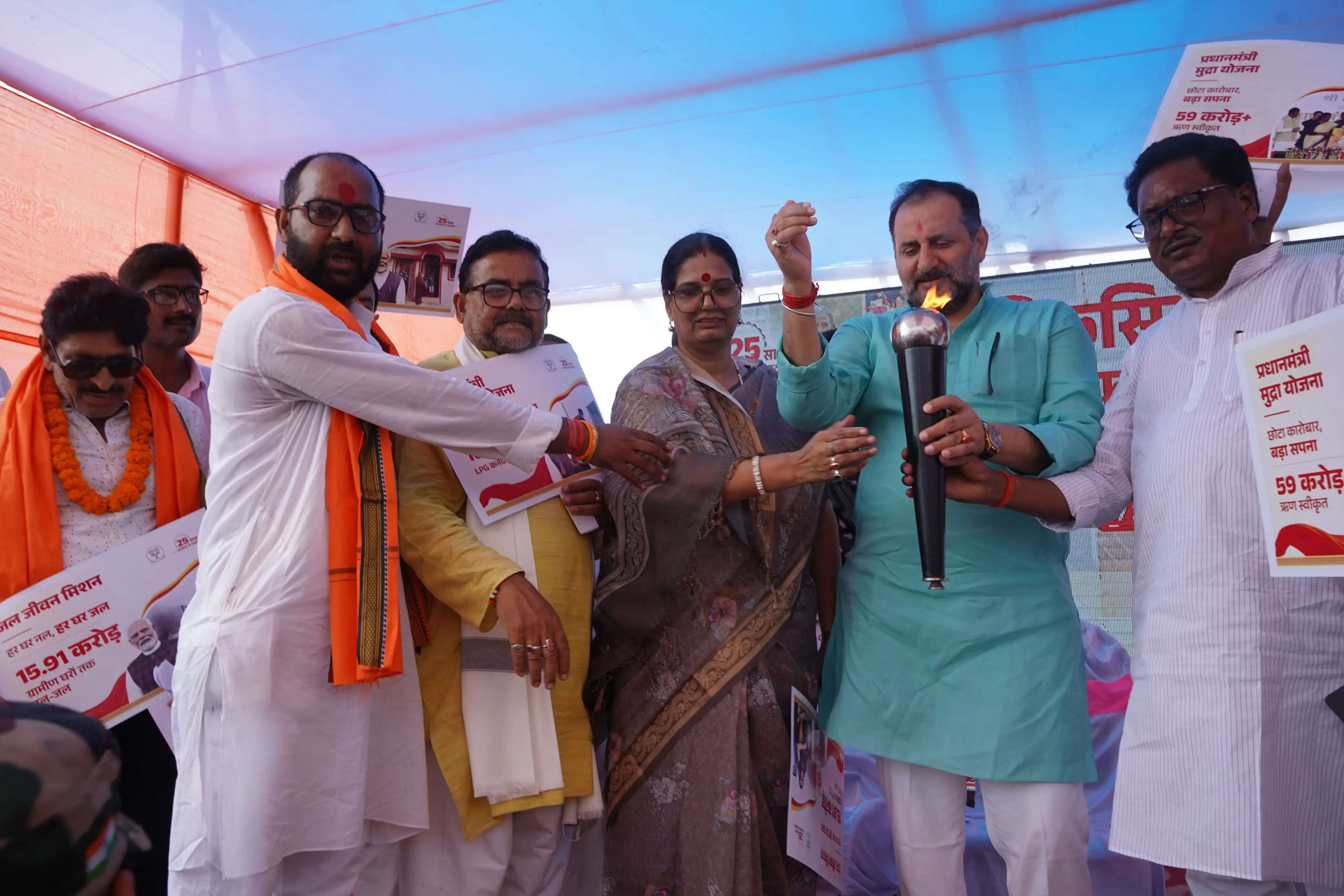 सेवा ज्योति यात्रा में उमड़ा भाजपा कार्यकर्ताओं का हुजूम