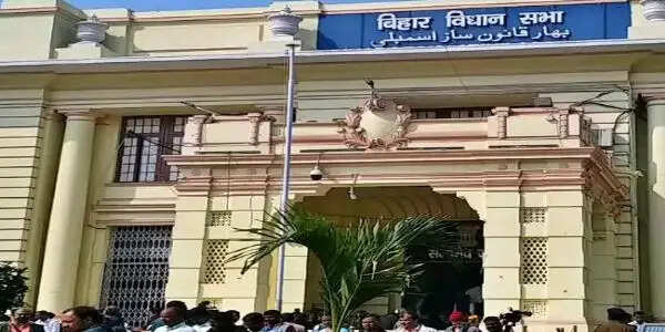 बजट सत्र : विधानसभा में सत्तापक्ष और विपक्ष में जोरदार बहस