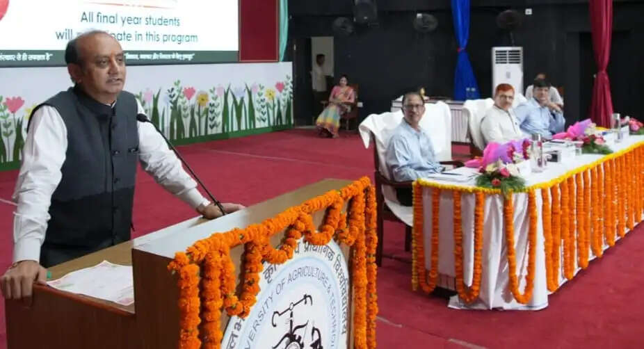 ज्ञान और विवेक का संतुलन ही सफलता का आधार : सुधांशु त्रिवेदी