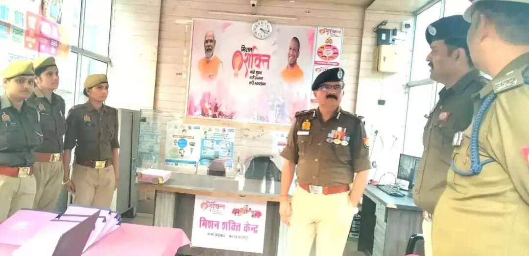 सीतापुर पहुंचे एडीजी लखनऊ जोन सुजीत पांडेय, कहा-जनसेवा के लिए हो प्रभावी पुलिसिंग