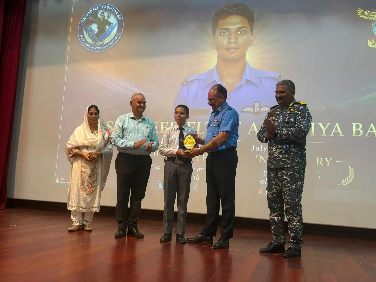 फ्लाइट लेफ्टिनेंट अद्वितीय बाल की चौथी पुण्यतिथि पर सैनिक स्कूल नगरोटा के कैडेट्स को किया गया सम्मानित