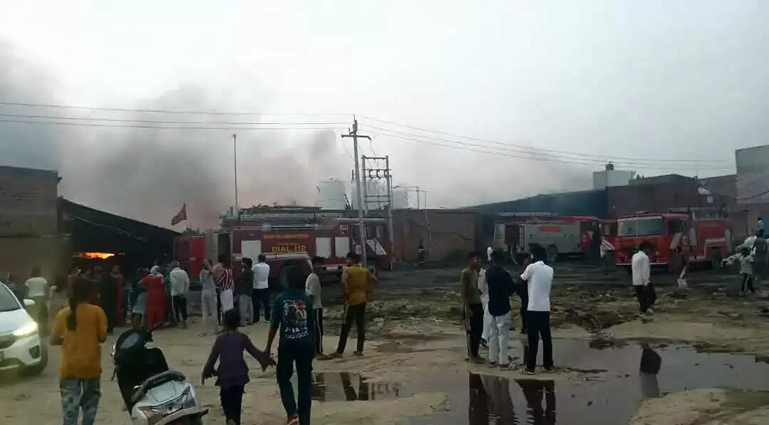पानीपत की कॉटन फैक्ट्री में आग, चालक जिंदा जला
