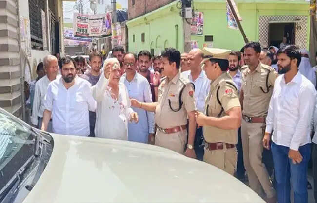 रेवाड़ी में जीत का जुलूस में बवालः लाठी-डंडों से हमला में पूर्व पार्षद सहित कई घायल
