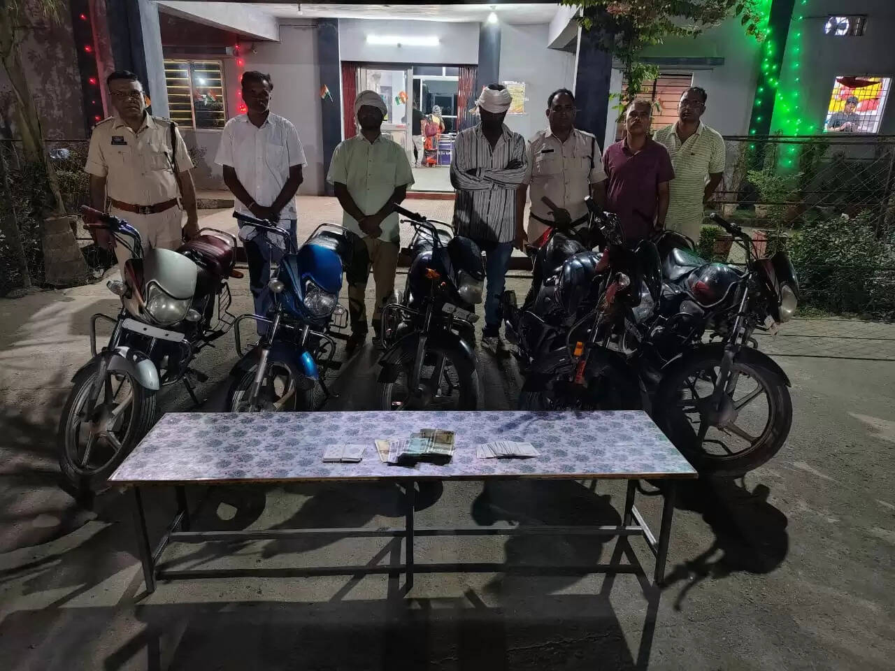 कोरबा : उरगा पुलिस ने जुआ खेलते तीन आरोप‍ितों को किया गिरफ्तार