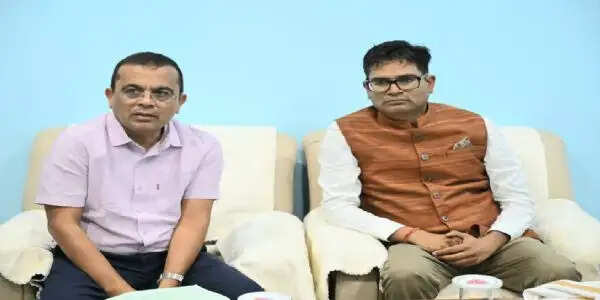 जांजगीर-चांपा में ‘सुशासन तिहार 2026’ की समीक्षा, प्रभारी मंत्री ओ.पी. चौधरी ने दिए त्वरित निराकरण के निर्देश