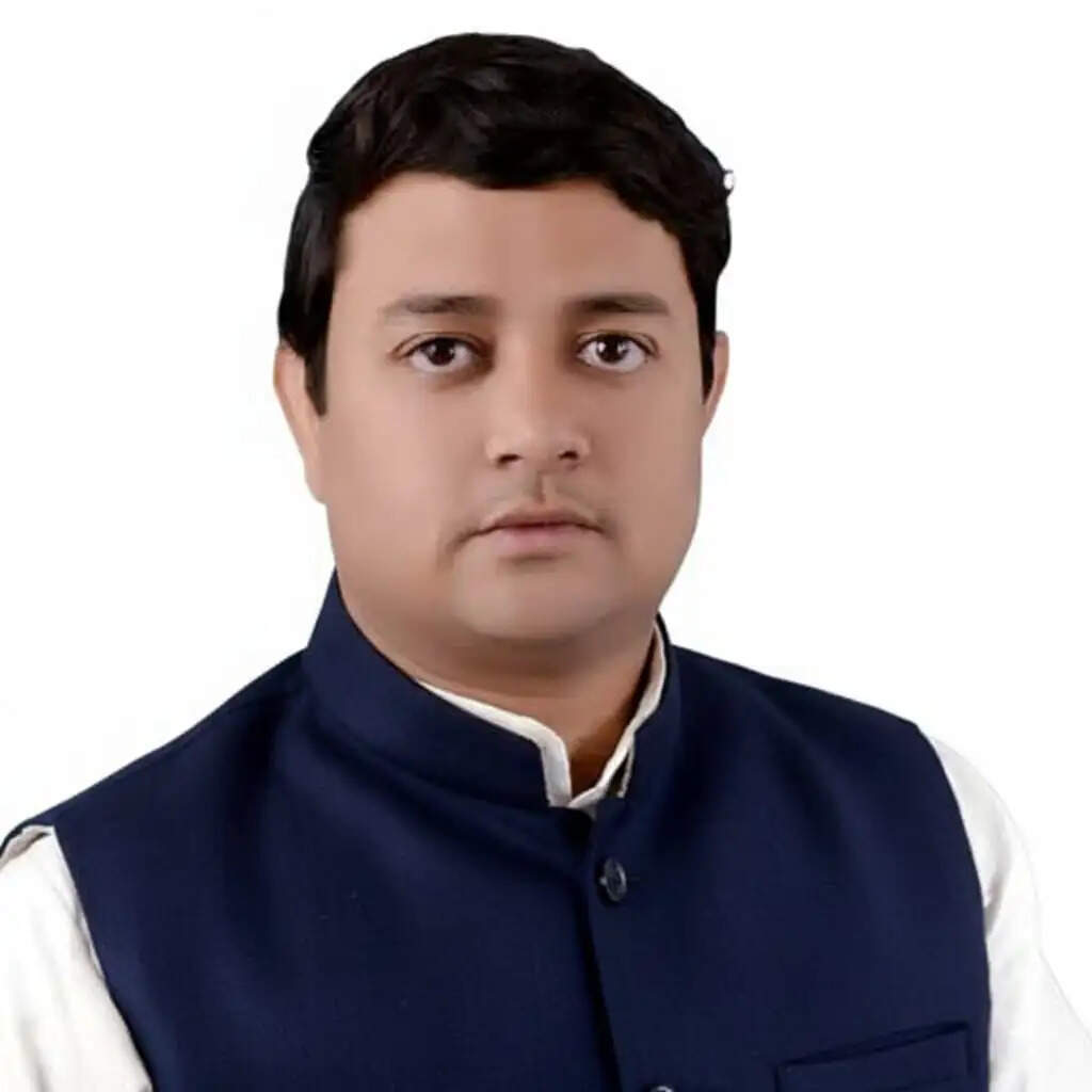 प्रयागराज और आसपास के लोगों को सुलभ और आधुनिक चिकित्सा सुविधा दिलाना प्राथमिकता : शौर्यदीप सचिन श्रीवास्तव