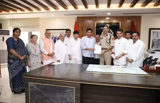 दिल्लीवासियों की सुरक्षा सुनिश्चित करे दिल्ली पुलिस - देवेंद्र यादव