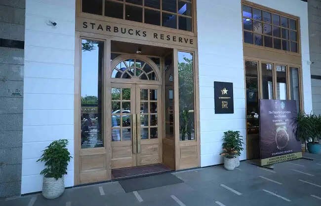 टाटा स्टारबक्स ने ऐतिहासिक हैमिल्टन हाउस में नया रिजर्व स्टोर किया लॉन्च