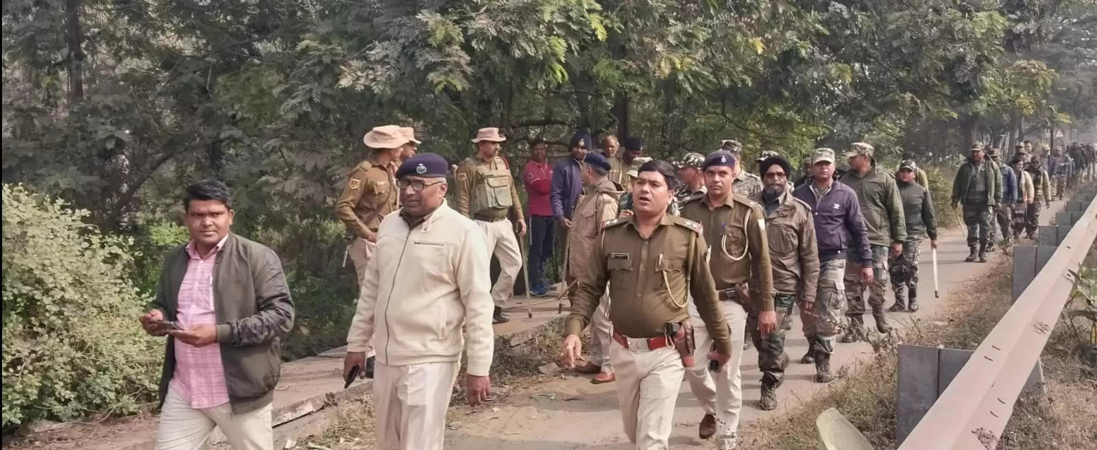 बरकाकाना बाजार पर प्रशासन का चला बुलडोजर