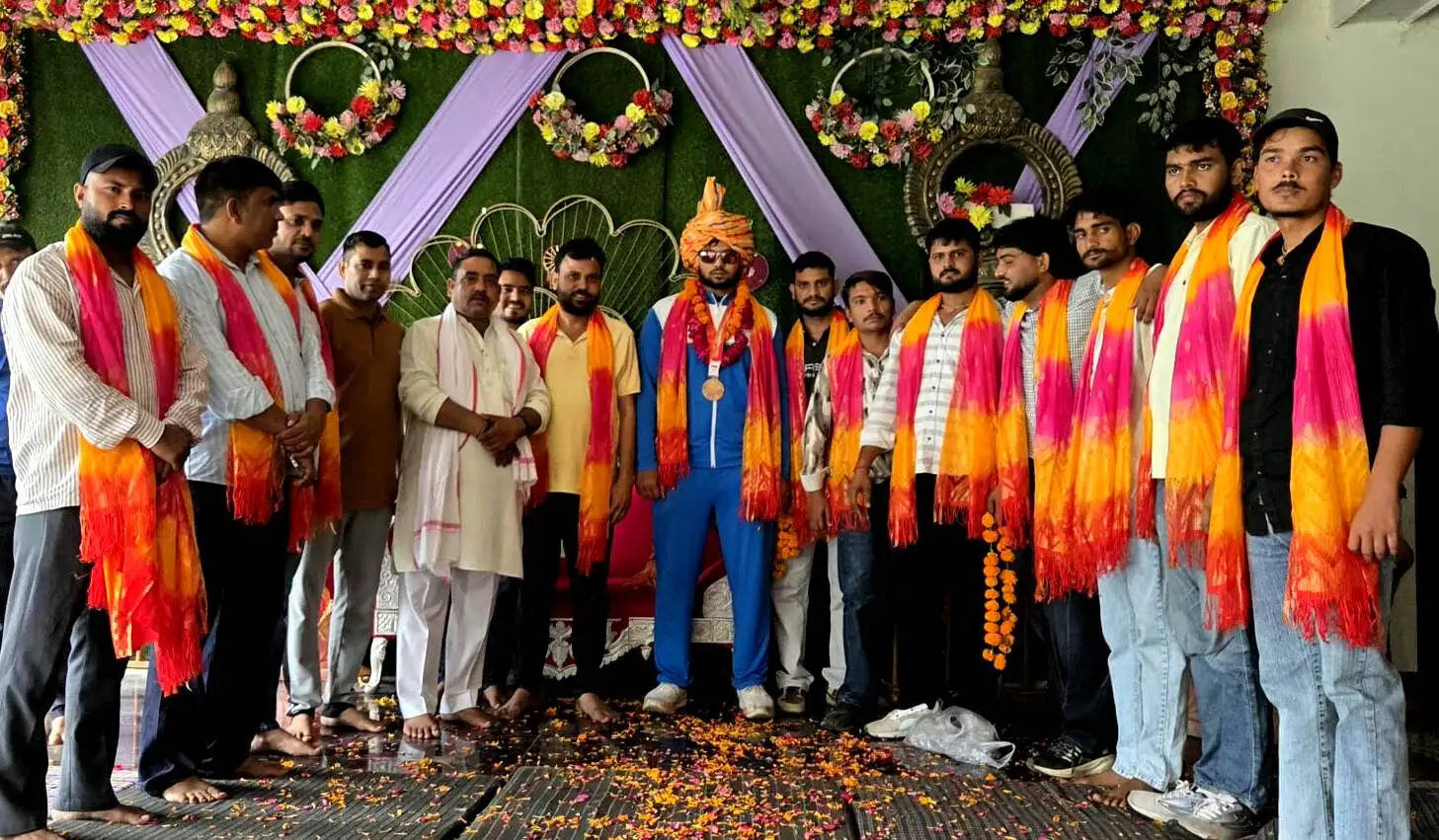 धौलपुर के पैरा एथलीट प्रवीण शर्मा का स्वागत किया