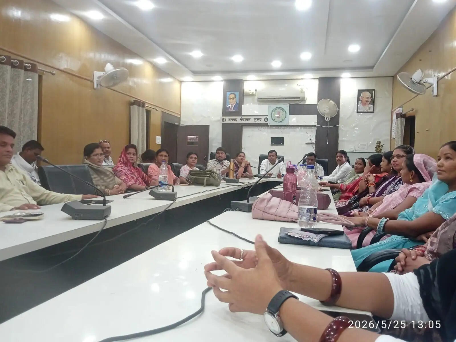 पंचायत अधिकारों की अनदेखी पर भड़के सरपंच, हाेगा चरणबद्ध आंदोलन