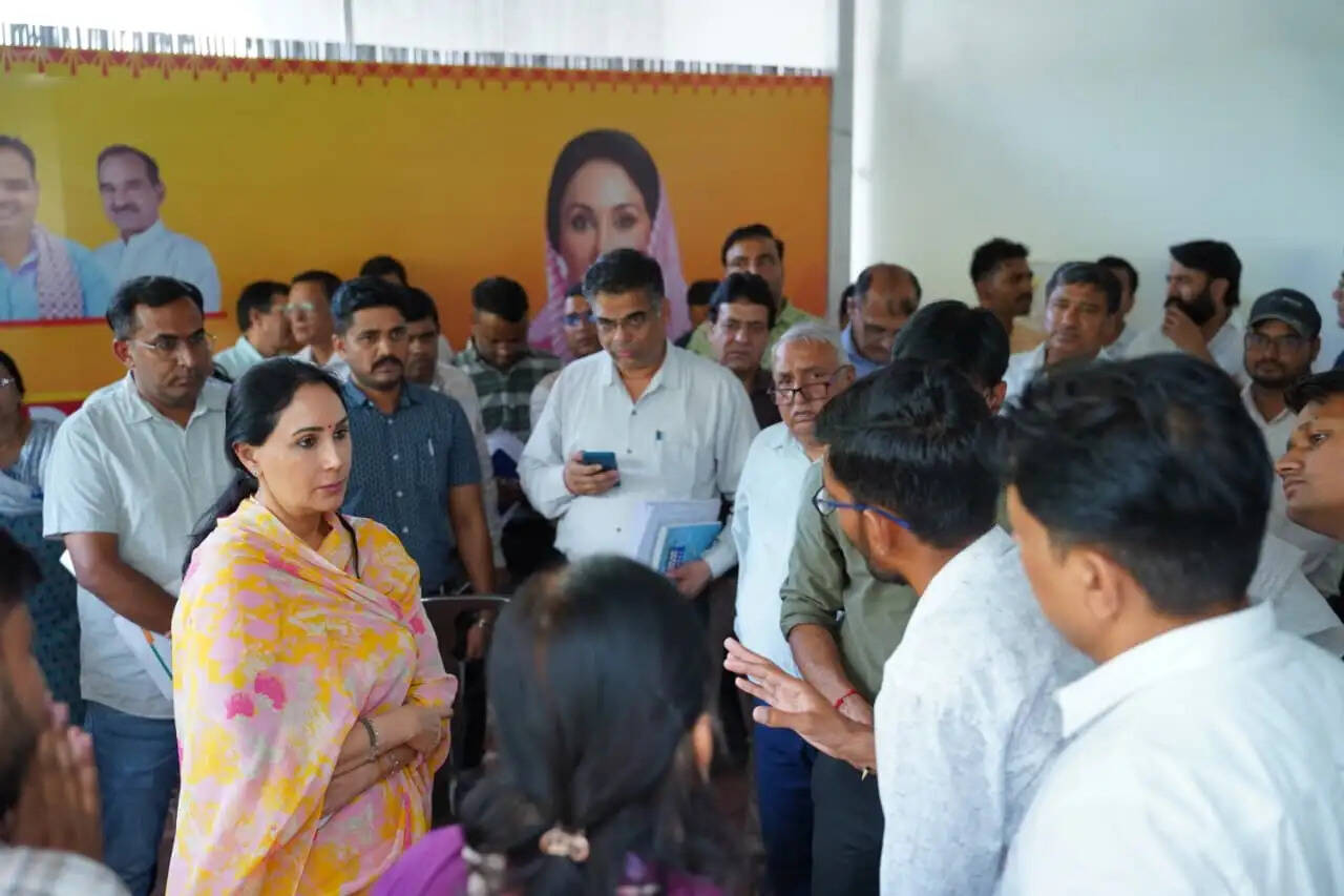 उपमुख्यमंत्री दीया कुमारी ने आमजन की समस्याएं सुनी, दिए अधिकारियों को त्वरित समाधान के निर्देश