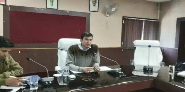 कोरबा : सीईओ ने पीएम आवास योजना में शून्य प्रगति पर नाै कर्मचारियों के वेतन आहरण रोकने के दिए निर्देश