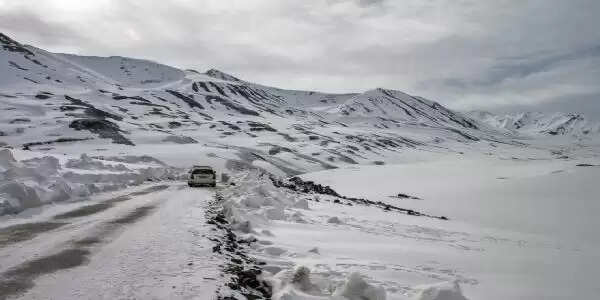 लद्दाख के तापमान में भारी गिरावट और दिसंबर के अंत में उच्च ऊंचाई वाले क्षेत्रों में हिमपात की संभावना- मौसम विज्ञान केंद्र