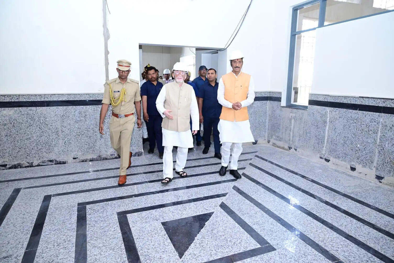 राज्यपाल ने रांची में निर्माणाधीन अत्याधुनिक पुस्तकालय का किया निरीक्षण