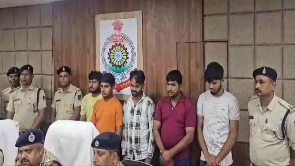 सूरजपुर दोहरे हत्याकांड मामले में एनएसयूआई का जिला अध्यक्ष सहित पांच आरोपित गिरफ्तार