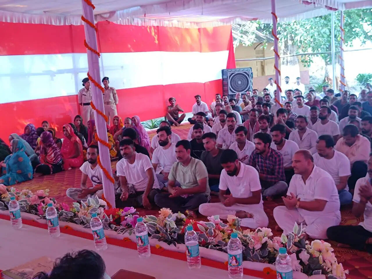 छपरा मंडल कारा में जिलाधिकारी और एसएसपी ने बंदियों का लगाया दरबार