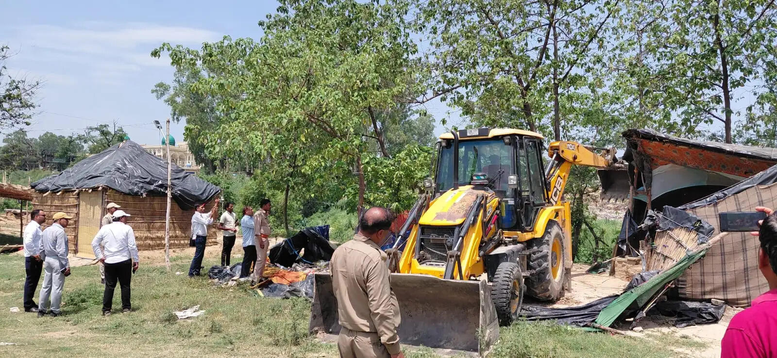 हरिद्वार, नैनीताल, देहरादून जिले में अतिक्रमण पर चला बुलडोजर