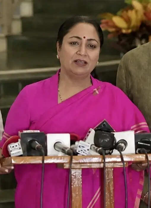 जम्मू-कश्मीर प्रवासी परिवारों के लिए राहत वितरण प्रक्रिया हुई और आसान : रेखा गुप्ता