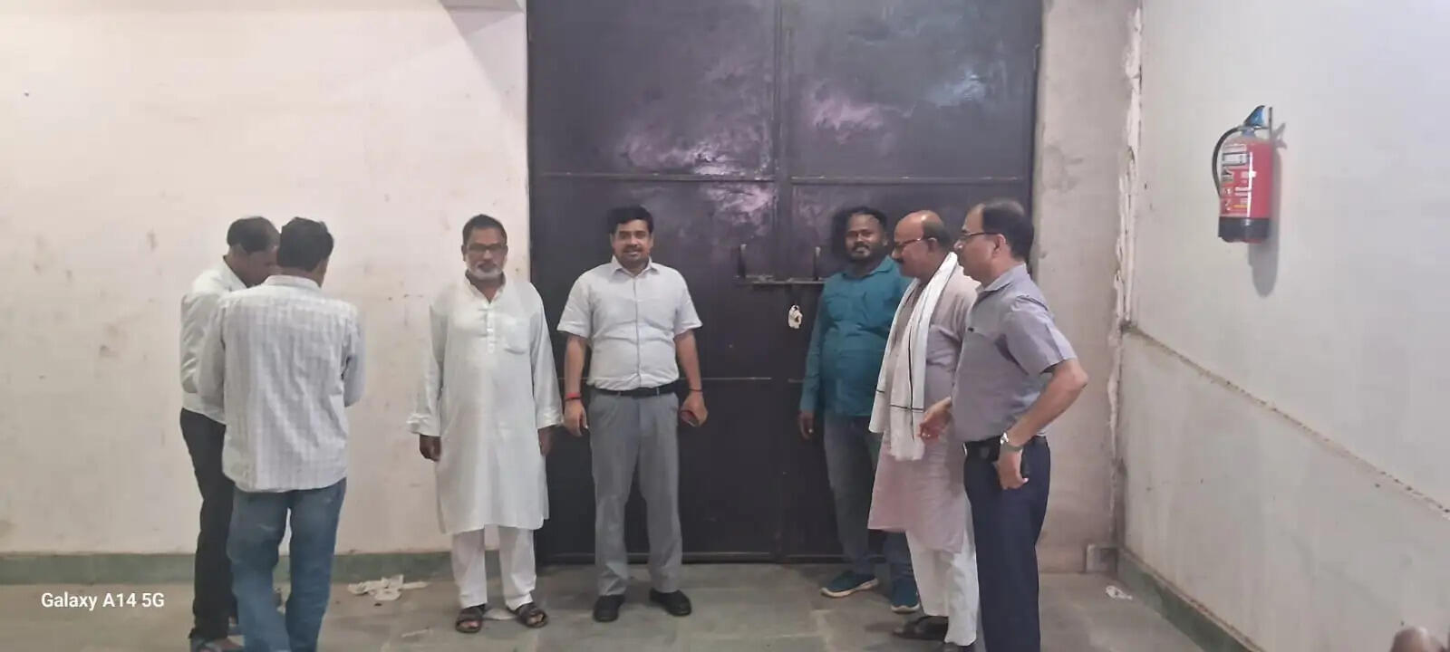 ईवीएम-वीवीपैट वेयरहाउस का डीएम ने किया आंतरिक निरीक्षण, दिव्यांग मतदाताओं की भागीदारी बढ़ाने पर जोर