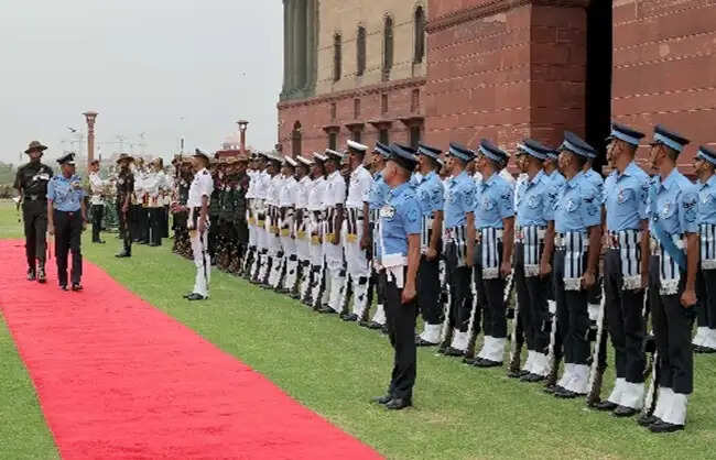 एयर मार्शल आशुतोष दीक्षित ने संभाला 51वें वायु सेना उप प्रमुख का कार्यभार