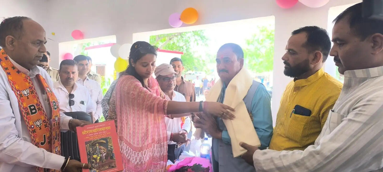 सेवानिवृत्त शिक्षकों का हुआ सम्मान, स्कूल चलो रैली भी निकाली गई