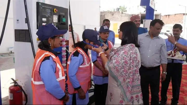 ग्वालियरः जिले में “शक्ति दीदी” लिख रहीं हैं महिला सशक्तिकरण की इबारत