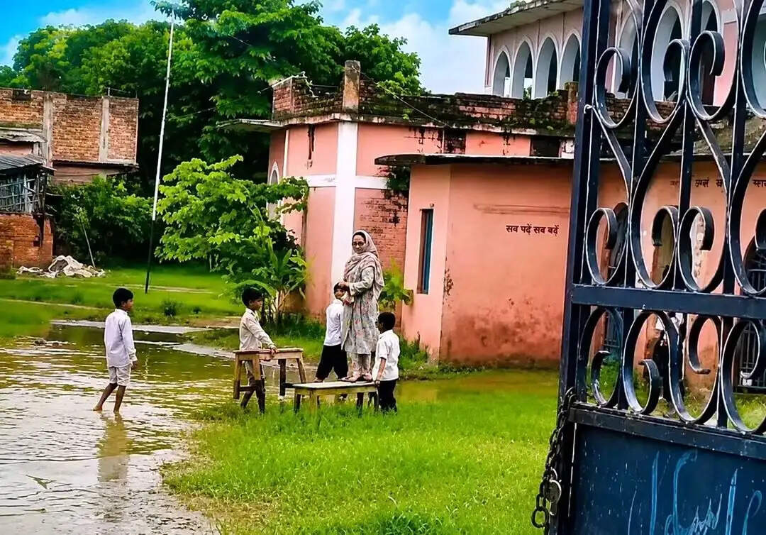स्कूल में शिक्षिका के वायरल वीडियो वीडियो मामले में सीडब्लूसी ने लिया संज्ञान