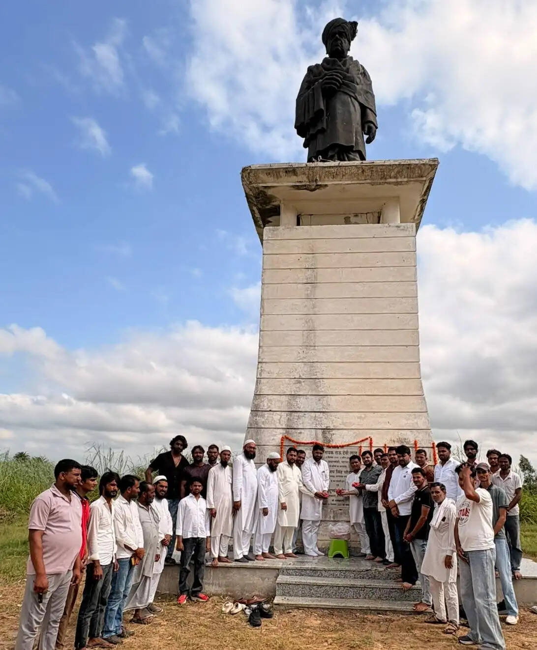चौधरी देवीलाल जयंती पर जेजेपी ने अर्पित किए श्रद्धासुमन