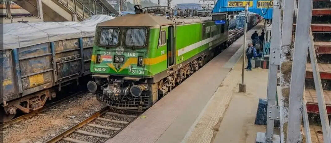 विक्रमशिला सेतु के क्षतिग्रस्त होने को लेकर पूर्वी रेलवे ने देवघर और सरायगढ़ के बीच शुरू की अनारक्षित विशेष ट्रेन सेवा