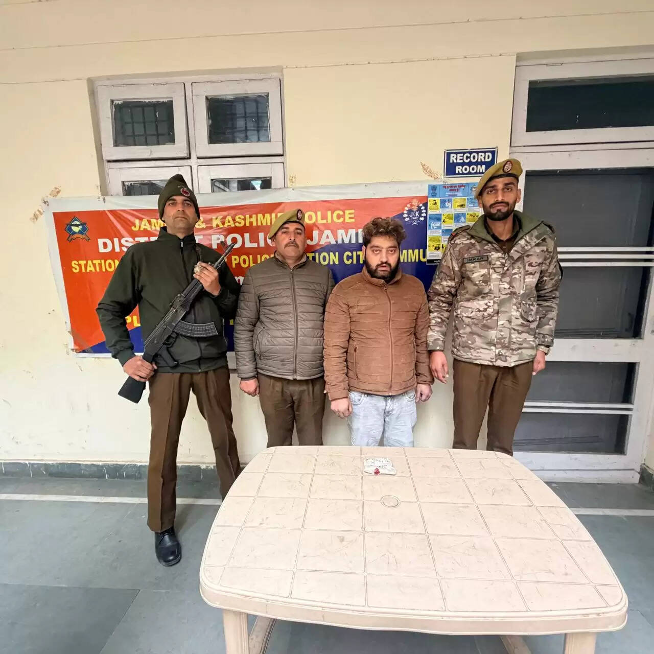 जम्मू सिटी पुलिस स्टेशन ने हेरोइन के साथ एक नशीले पदार्थ तस्कर किया गिरफ्तार