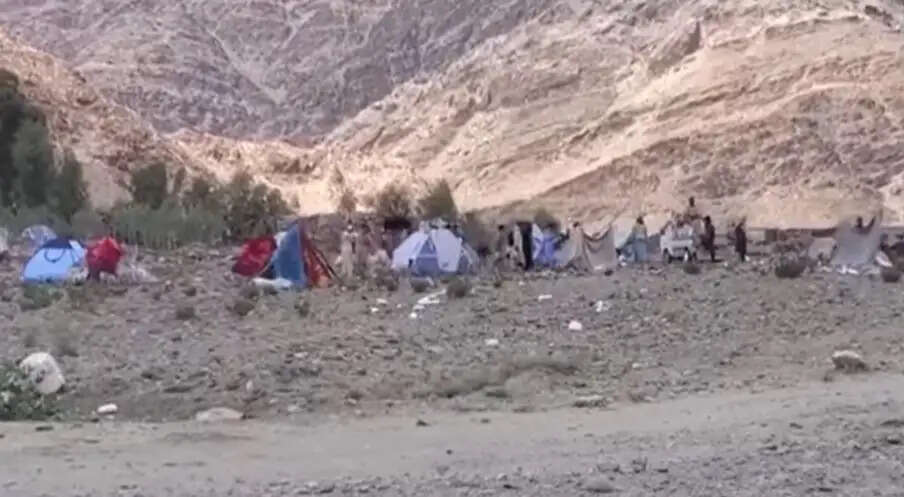 पाकिस्तान ने अफगानिस्तान में 100 से ज्यादा रॉकेट दागे, गोलीबारी में सैकड़ों लोग विस्थापित