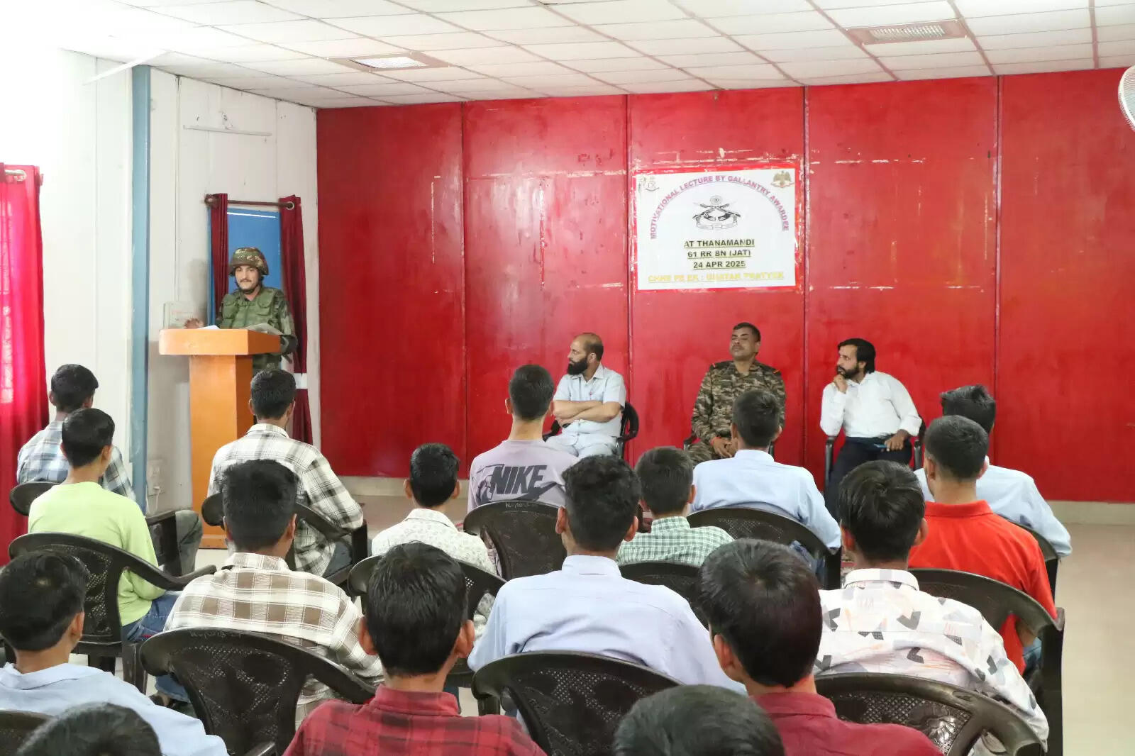 वीरता पुरस्कार विजेता ने छात्रों को व्याख्यान के माध्यम से किया प्रेरित