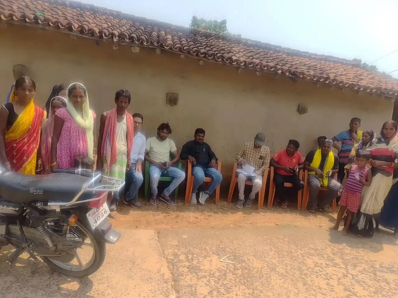 रालीबेड़ा गांव में जल संकट पर डीसी हुए गंभीर, फौरन मरम्मत कराकर जलापूर्ति कराई शुरू