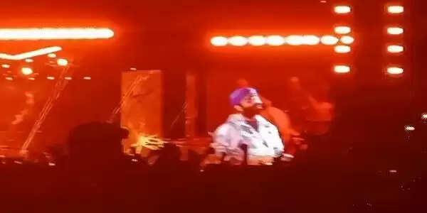 इंदौर में अरिजीत सिंह के लाइव कॉन्सर्ट में उमड़ी भीड़, जमकर झूमे फैंस