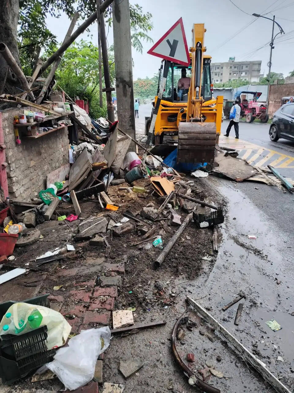 रांची नगर निगम ने चलाया अतिक्रमण हटाओ अभियान, भूमि कराई कब्जामुक्त