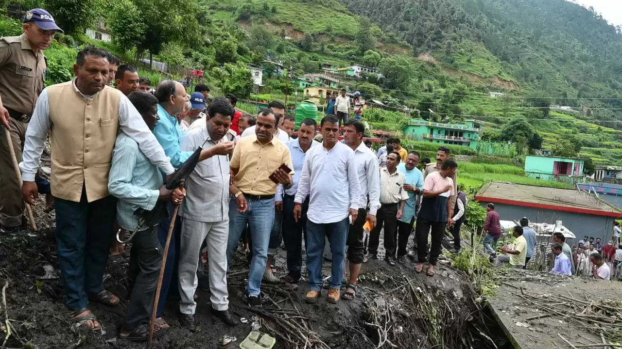 मुख्यमंत्री ने भूस्खलन प्रभावित क्षेत्र में बचाव एवं राहत कार्य तेज करने के दिए निर्देश