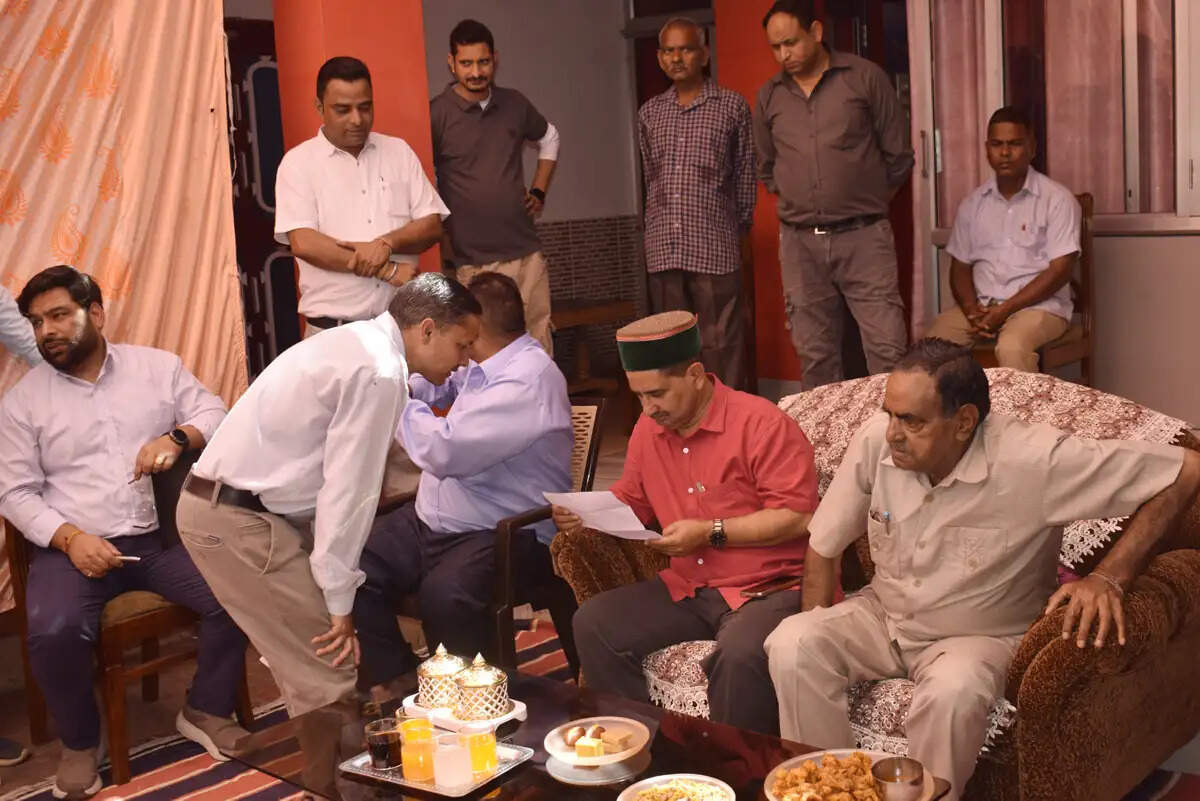 अब बंद कमरों में नहीं आम लोगों के सामने होंगी समीक्षा बैठकें : पठानिया