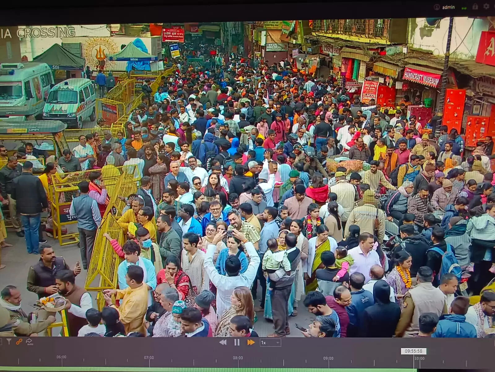 श्री काशी विश्वनाथ मंदिर में अचला सप्तमी पर उमड़ा श्रद्धालुओं का सैलाब